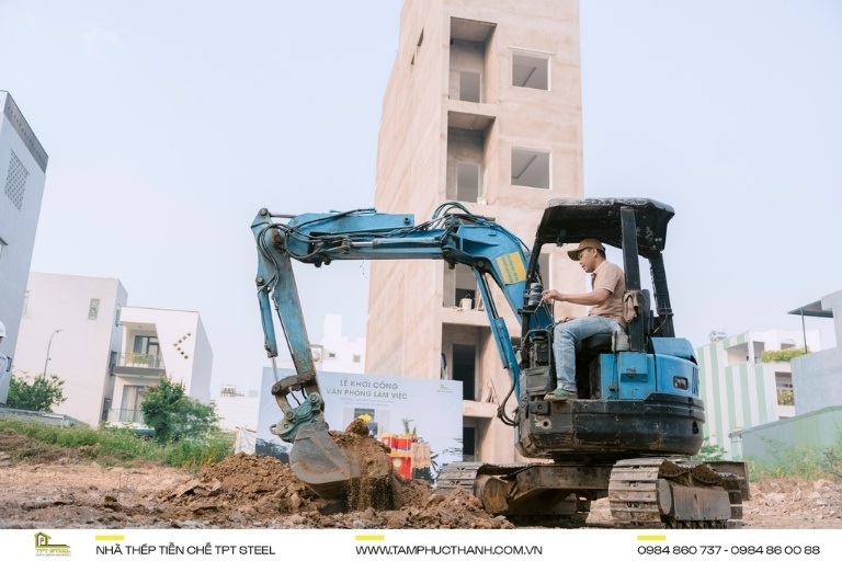 khởi công văn phòng làm việc